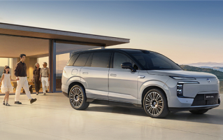 同级最多电机！三排六座SUV腾势N8L上市：29.98万起 !