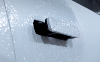 不用浇热水不用去拳击！理想i8隐藏式门把手标配破冰功能 !