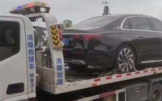 3名初中生偷奔驰车出事故 定损43万保险拒赔：未成年开的 ！