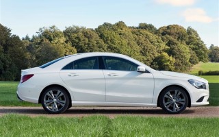 76岁男子交通违法279条：不知要驾照 !