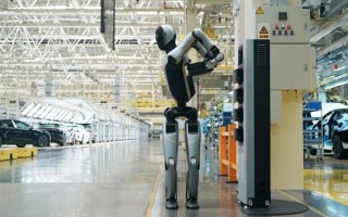 全球首家具身智能机器人4S店开业：涵盖50多款机器人产品 售价最高超百万 !