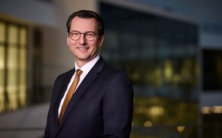 宝马集团将换帅！齐普策明年5月结束35年职业生涯 ！