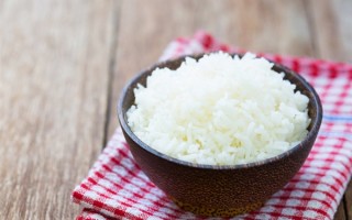 外卖大战有骑手称要跑通宵：平台补贴很高 ！