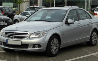 男子买二手奔驰车遇上奇葩事：说好跑了20万公里 到手变成20万英里 !