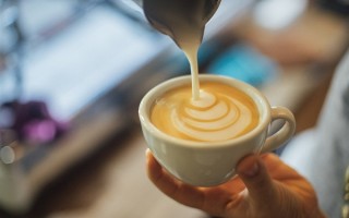 外卖0元购大量奶茶无人认领：看着心疼 ！