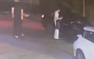 6人开奔驰轿车在餐馆消费370元逃单 网友：还超载了 !