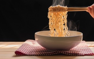 外卖大战持续升温：商家钱赚多了却高兴不起来 ！