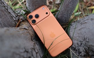 iPhone 17刚开售就遭用户吐槽易刮花 分析师：不会影响销量 !