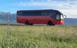 一家四口买“大巴房车”环游大半个中国：车内24平方 两室一厅一厨一卫 !