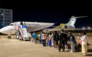 国产客机C909深圳首飞：开启国际新航线 !