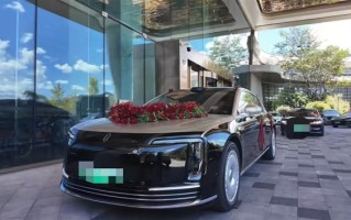 新式豪华！年轻人结婚爱上新能源婚车 比劳斯莱斯贵也要订 !