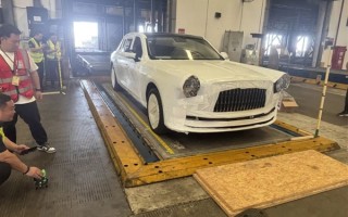 中国顶级豪车！3台红旗国礼首次批量出口阿联酋：用于礼宾接待 !