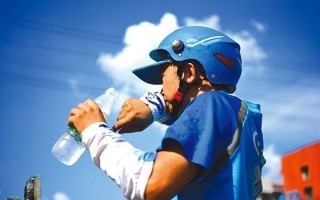 让生意更难做了！专家揭秘外卖大战：实质是资本驱动烧钱换市场的内卷式博弈 ！