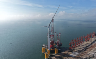 全球首台！16兆瓦漂浮式风电机组“三峡领航号”完成组装 !