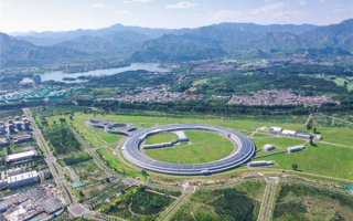 我国第一个！巨型“放大镜”通过验收：比太阳亮1万亿倍 ！