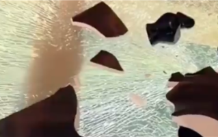 西安火锅店回应空中座位玻璃碎裂：玻璃共5层 仅表面碎裂 ！