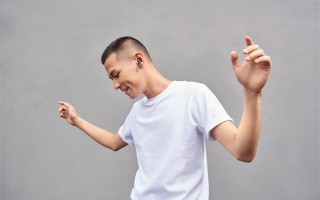 跳广场舞大妈要老实了！生活噪音将归公安管 最高10日拘留：网友怒赞 !