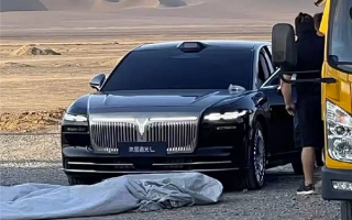 向劳斯莱斯前脸看齐 岚图追光L实车曝光：真的挺“尊” !