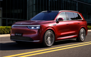 每年都给工人放10天高温假 问界：交付会有波动 但无需担忧 !