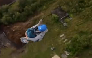 俄一女子蹦极后返回起跳点自拍时不慎坠亡：最后画面曝光 !