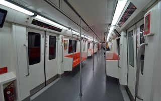 伦敦出手整治：外放手机声音将罚款近1万元 行为让人厌恶 !