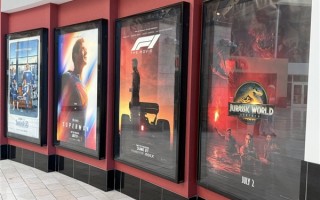 神奇四侠力压超人 !