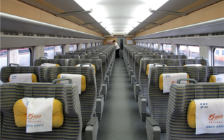 网友吐槽国庆车票比演唱会门票还难抢 12306客服回应 !