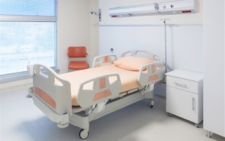 13岁男孩野外玩水后看到“小人跳舞” 医生：水里有钩端螺旋体 !