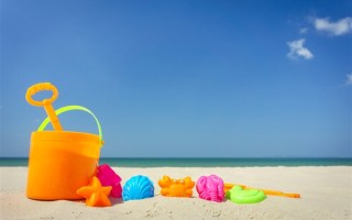 14岁女孩摆摊卖玩具25天赚2000元：走红后生意不如从前 !