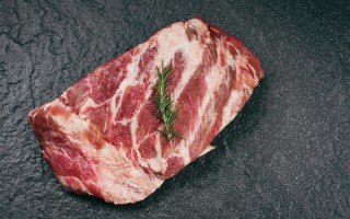 烤肉店停电 老板：全场56桌全免单 !