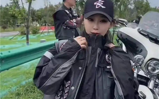 号称最美女骑！机车网红哈雷小姨车祸去世 头盔没戴好撞上隔离带：网友唏嘘 ！