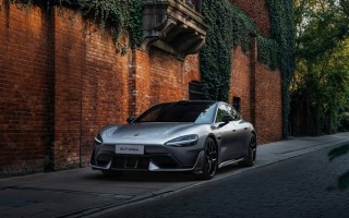 小米端到端辅助驾驶1000万Clips版全量推送 雷军：加减速更柔和 !