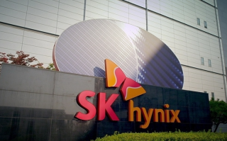 SK海力士率先突围！全球首款HBM4开发完成并准备量产 !